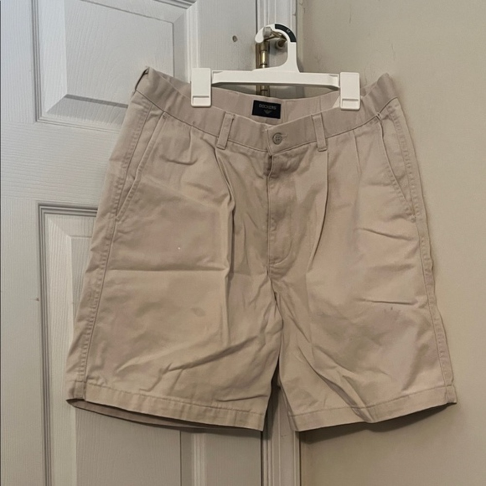 Dockers Men's Beige Flat Front Shorts